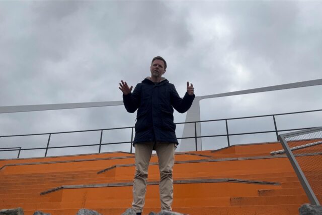 Der Sprung über die Emscher am Mittwoch (12.3.2025): Unser Reporter Tobias Weckenbrock stellte fest, dass der EUV inzwischen aufgeräumt hat.