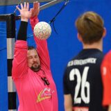 Will die Angreifer des VfL Hüls wieder zur Verzweiflung bringen wie im Kreispokalspiel: HSG-Torwart Dustin Chnielewski (l.).