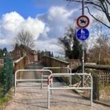 Die Brücke an der Riet- bzw. Stuckenbuschstraße von beiden Seiten.