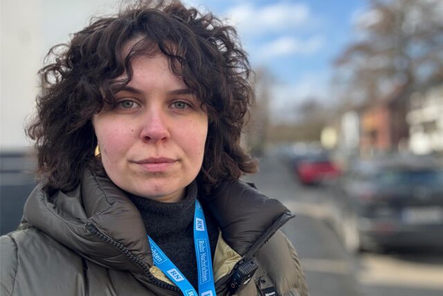 RN-Reporterin Viktoria Degner berichtet im Video über die Hintergründe des tödlichen Polizeieinsatzes in Dortmund-Scharnhorst, bei dem ein Beamter einen 70-Jährigen erschossen hat.