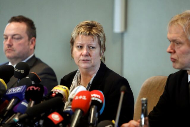 Bodo Klimpel, Sylvia Löhrmann und Ulrich Wessel hinter Mikrofonen in Haltern