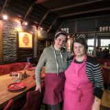 Zusammen mit Mutter Fakira Asrawi, die alle nur „Mama Fufu“ nennen, und ihrem treuen Team betreute Maha Potthoff die Gäste in ihrem libanesischen Restaurant in Recklinghausen.