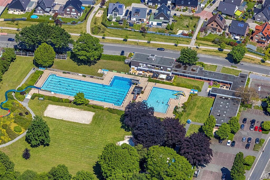 Luftaufnahme des Freibads Sythen in Haltern- Luftaufnahme des Freibads Sythen in Haltern-
