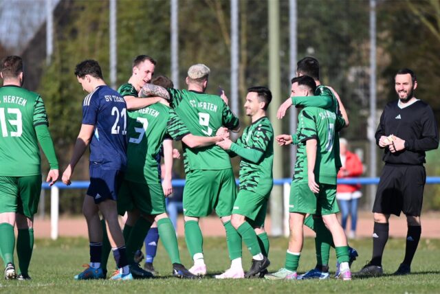 Der SC Herten hat sich durch einen ungefährdeten 4:0-Sieg bei der SG Titania/RW Erkenschwick aller Abstiegssorgen entledigt.