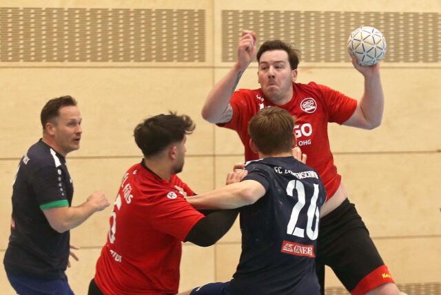 Calvin Majewski VfL Hüls wirft