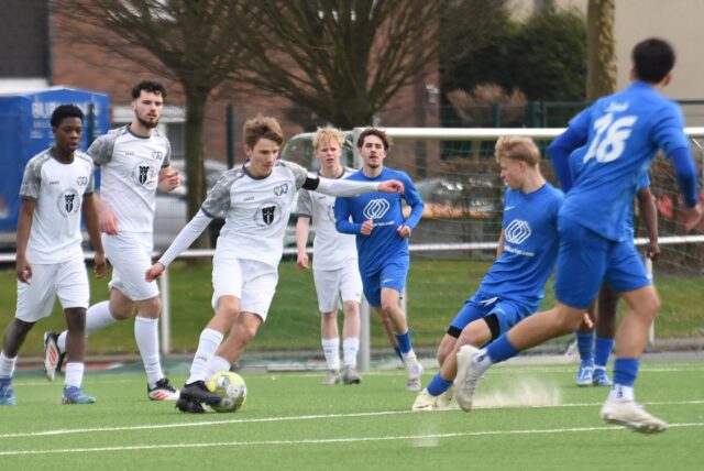 Die besten Fotos des U19-Derbys zwischen dem VfB Waltrop und dem TuS Haltern in unserer Galerie.