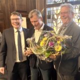 Das Bild zeigt Schmalkaldens Bürgermeister Thomas Kaminski, Ex-Bürgermeister Bernd Gellert, Ratsherr Klaus-Dieter Kaiser und Recklinghausens Bürgermeister Christoph Tesche.