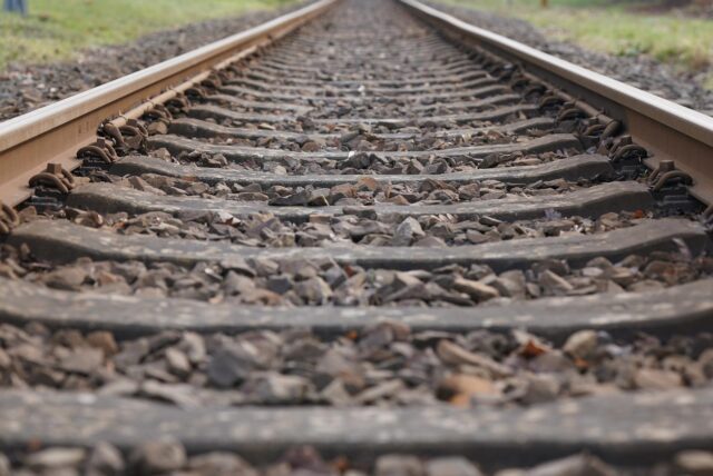 Ein Bahngleis.