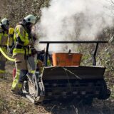 Eine Mähmaschine ist in Dorsten in Brand geraten.