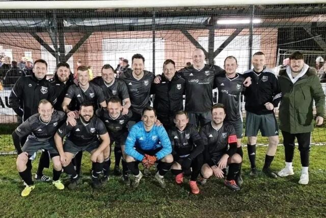 Stehen im Viertelfinale nach dem Sieg gegen den FC 96 Recklinghausen: die Ü32-Fußballer von Borussia Ahsen.