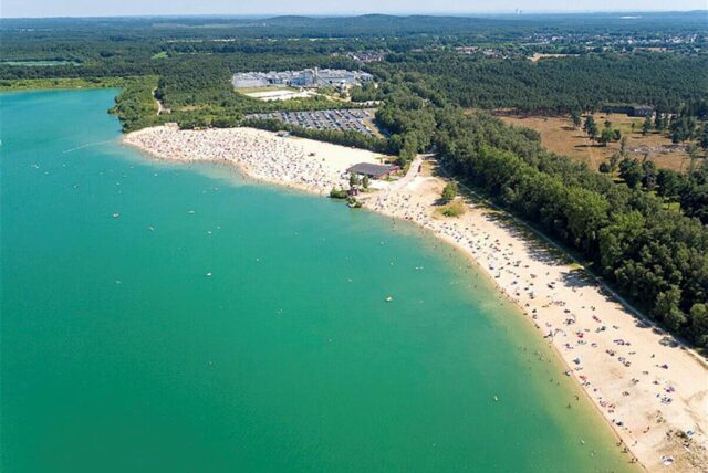 Luftbild des Sandstrands am Silbersee II in Haltern