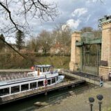 Das neue Freizeitschiff Henrichenburg 2 ist vor dem Schiffshebewerk vor Anker gegangen.