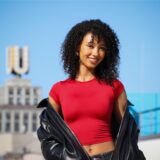 Safia Asare, Teilnehmerin bei „Germany’s Next Topmodel“ 2025 vor der Kulisse des Dortmunder U