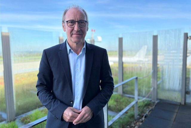Der Geschäftsführer vom Flughafen Dortmund versucht derzeit das Geschäft nach Jahrzehnten der Verluste profitabel aufzustellen.