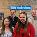 Tobias Weckenbrock (2.v.l.) hatte im PottCAS #138 Tabea Bremer und Tewe Schefer zu Gast. Und ein neues Gesicht und eine neue Stimme im Team: Alina Hecht (l.) feierte ihr Podcast-Debüt.