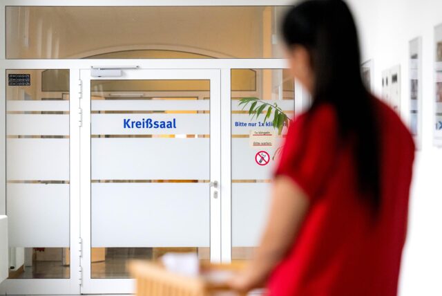 2014 bekam das Rochus-Hospital drei neue Kreißsäle. Seitdem fielen die Renovierung in der Geburtsstation aber mager aus.