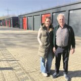 Katja und Bernd Zimmer vor dem Großgaragenpark.