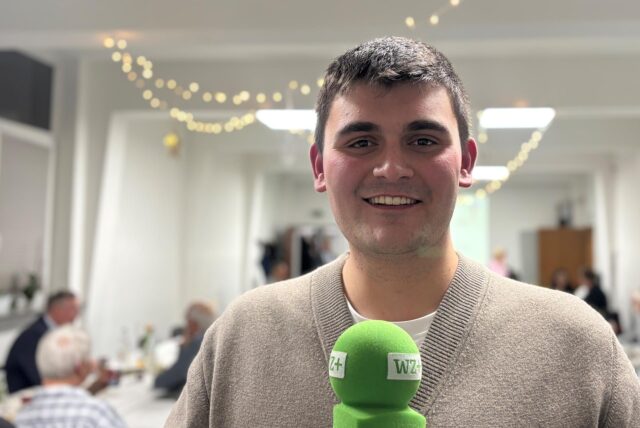 Cihat Senguel steht in der waltroper Moschee