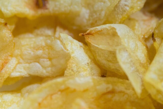 Salzige Kartoffelchips
