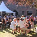 Schon in den letzten Jahren zog das Weinfest viele Besucher auf das Schloss Bladenhorst.