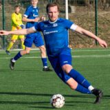 Fabian Schulte-Althoff dribbelt mit dem Ball