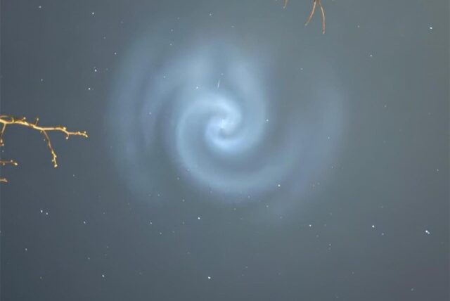 Ansicht einer Lichtspirale am Himmel von Recklinghausen.