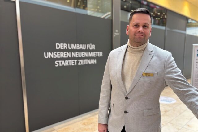 Der Manager der Thier-Galerie Dortmund, Torben Seifert, steht vor der 280 qm großen Fläche, in die im vierten Quartal ein neuer Mieter einziehen wird.