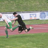 Okan Saritas (r.) vom FC 96 im Zweikampf.