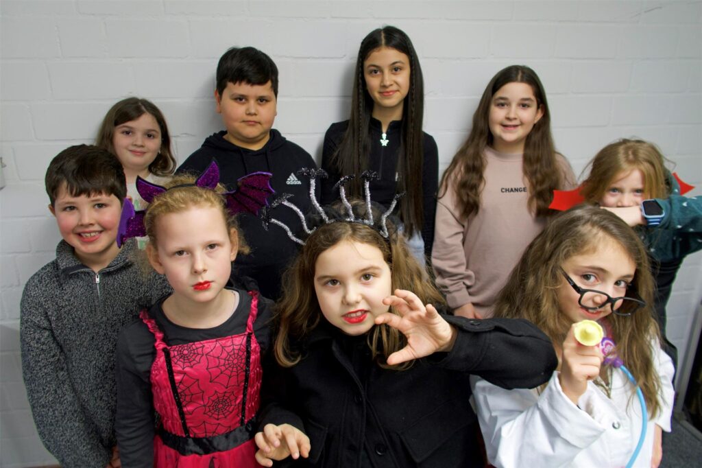 Der Kinderchor Stimmt! der Musikschule Herten. Der Kinderchor Stimmt! der Musikschule Herten.