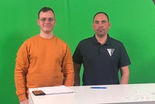 Benedikt Iwen und André Kracker im Video-Studio.