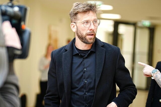 Fußballspieler Guido Burgstaller vor Beginn des Prozesses gegen einen 23-Jährigen, der am 14. Dezember 2024 vor einer Wiener Innenstadt-Disco dem Rapid-Stürmer einen Faustschlag ins Gesicht versetzt und den Fußballer schwer verletzt hatte, am Straflandesgericht in Wien. +++ dpa-Bildfunk +++