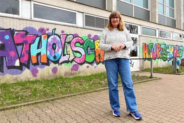 Bärbel Themann leitet die Katholische Hauptschule.