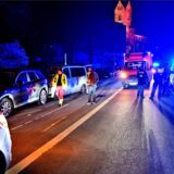 Aufgrund eines medizinischen Notfalls kam eine Autofahrerin von der Fahrbahn ab der Breite Straße ab und prallte auf einen geparkten Wagen.