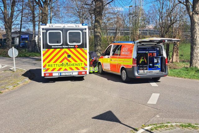 Rettungsfahrzeuge auf der Hülsstraße in Marl
