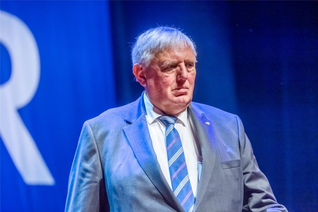 NRW-Arbeitsminister Karl-Josef Laumann kam mit seiner gewohnt lockeren Art zu reden bei den 1000 Gästen gut an. NRW-Arbeitsminister Karl-Josef Laumann kam mit seiner gewohnt lockeren Art zu reden bei den 1000 Gästen gut an.