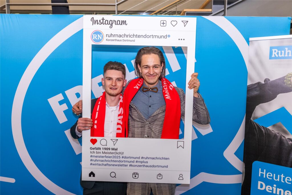 Moritz Küster und Toni Kaiser bei der Meisterfeier der Handwerkskammer Dortmund.