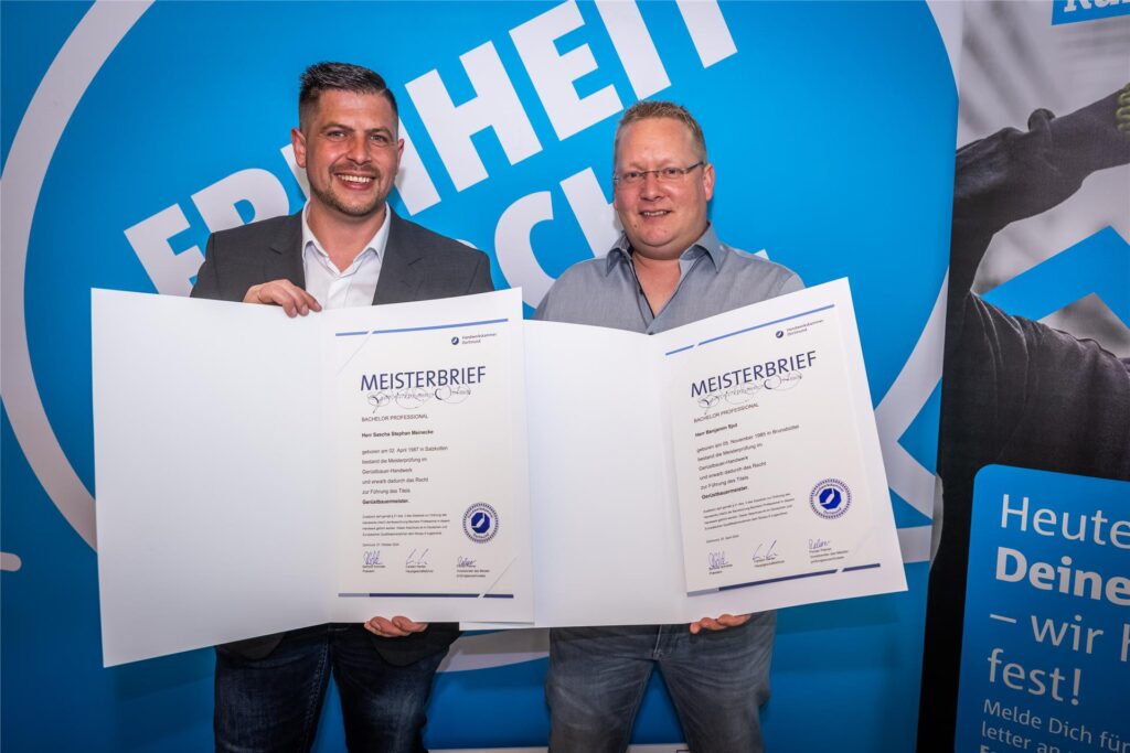 Sascha Stephan Meinecke und Benjamin Sjut bei der Meisterfeier der Handwerkskammer Dortmund.