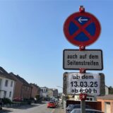 Temporäres Parkverbotsschild an der Kanalstraße im Stadtteil Süd in Recklinghausen.