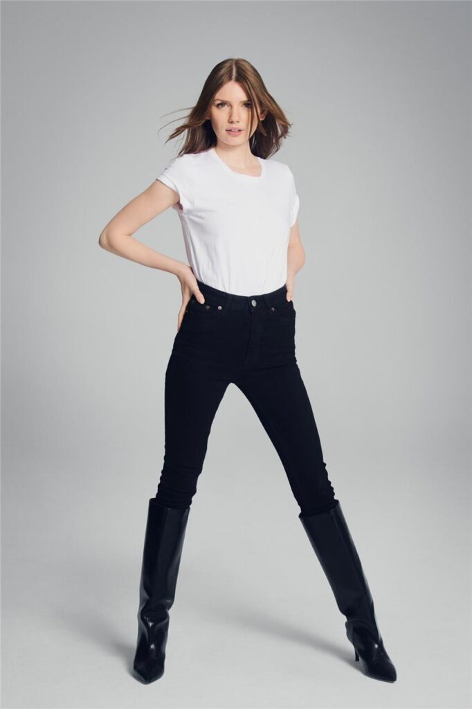 GNTM 2025 Eva