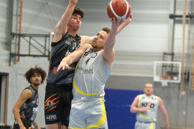 Florian de Wal (r.)  Marler BC