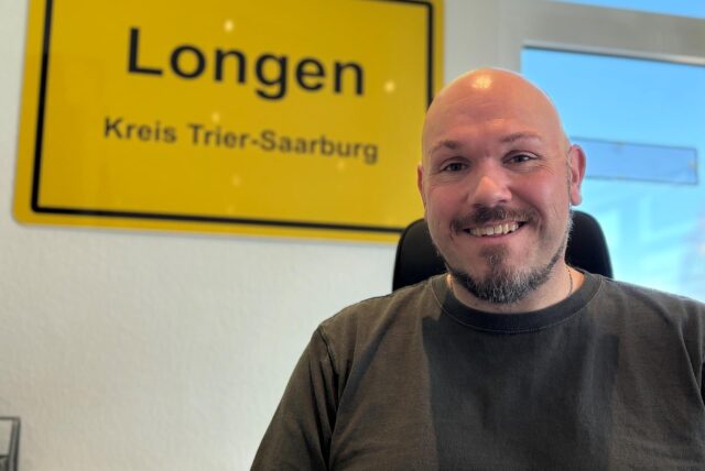 Timo Longen in seiner Fahrschule in Datteln