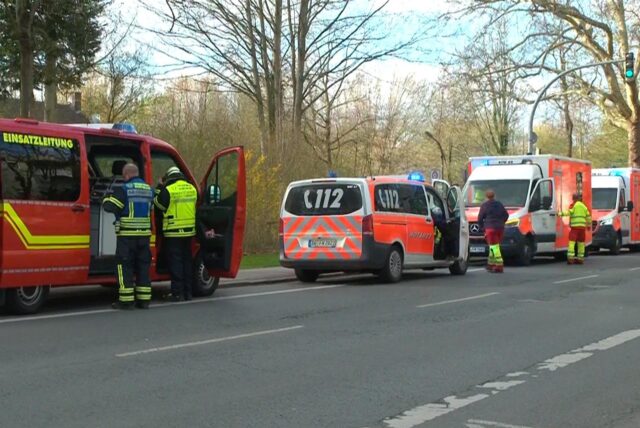 Einsatzkräfte von Feuerwehr und Rettungsdienst sind am Montag (31.3.) in Scharnhorst im Einsatz gewesen.