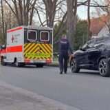 Die Polizei und ein Rettungswagen bei dem Unfall am Lipper Weg in Marl.