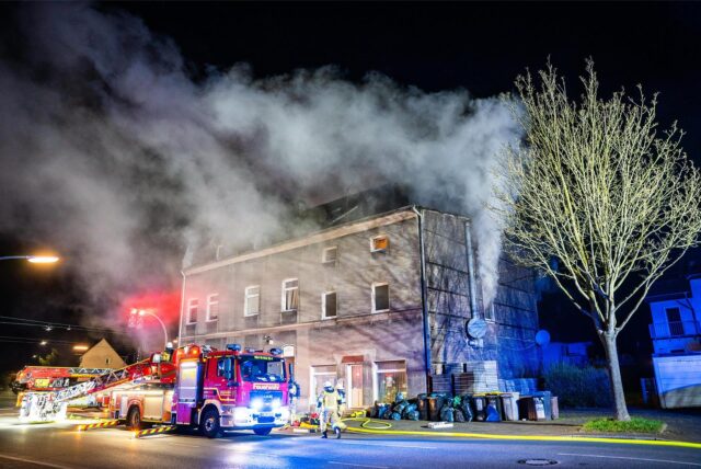 Wohnungsbrand an der Ecke Westfalen-/Salentinstraße in Recklinghausen