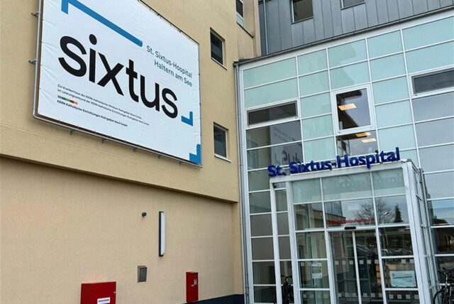 Eingang des St. Sixtus-Hospitals in Haltern.