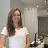 Jacqueline Bassenge steht in ihrer Beauty Lounge.