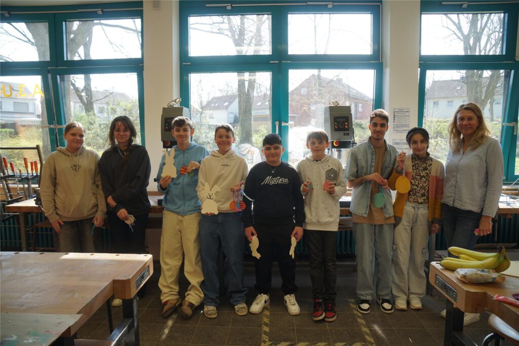Ein Gruppenfoto der Bastel-AG.