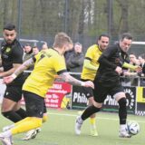 Marko Onucka (FC 96 Recklinghausen) im Zweikampf in der Partie beim BV Herne-Süd.
