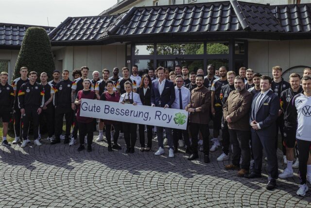 Die deutsche Nationalmannschaft und das L’arrivee Team wünschen einem Mitarbeiter, der einen Schlaganfall erlitt, gute Besserungswünsche.