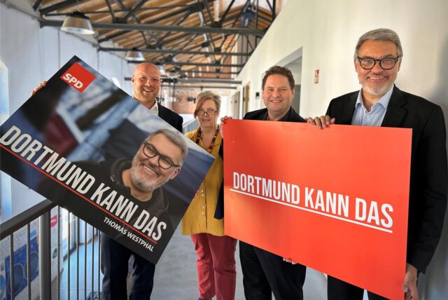 Dortmunds SPD-Chef Jens Peick, die Ratsfraktionsvorsitzende Carla Neumann-Lieven, der Schatzmeister der SPD Dortmund, Harald Kraus, und Dortmunds Oberbürgermeister Thomas Westphal.